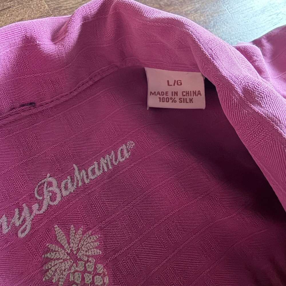 Tommy Bahama 100% Silk Camp Shirt Pink Textured Men's size Large - Picture 3 of 4